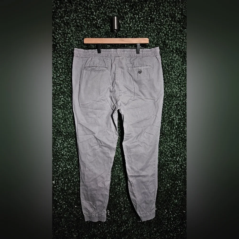 Aeropostale Men's Light Gray Joggers